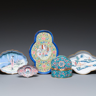 Five various Chinese Canton enamel pieces, Qing/Republic