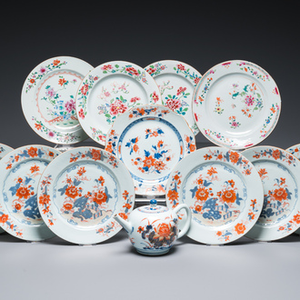 Eleven Chinese famille rose and Imari-style plates and a teapot with cover, Kangxi/Qianlong