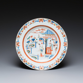 A Chinese famille verte dish with ladies in a pavillion, Yongzheng