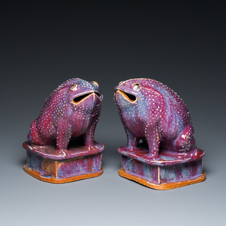A pair of Chinese flambé-glazed toads, 19th C.