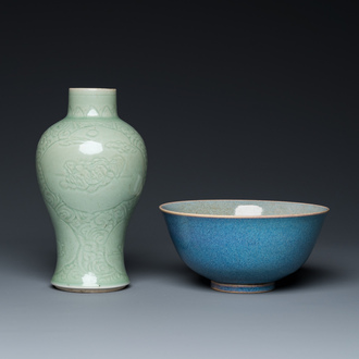 Een Chinese celadon vaas met onderglazuur decor en een junyao-type kom, 19/20e eeuw