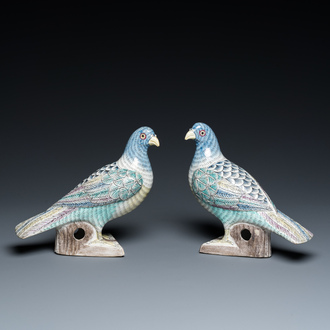 A pair of Chinese verte biscuit pigeons, 19/20th C.