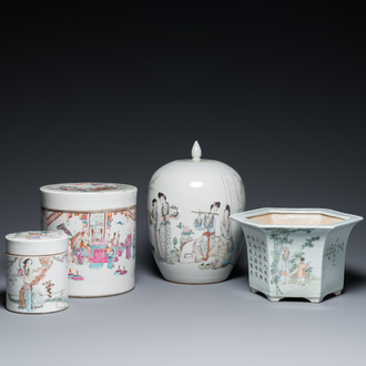 Four Chinese famille rose and qianjiang cai porcelain wares, 19/20th C.