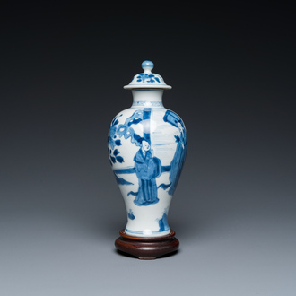 Vase couvert en porcelaine de Chine en bleu et blanc, marque Yu, Kangxi