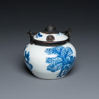 A Chinese blue and white 'Bleu de Hue' waterpipe for the Vietnamese market, Tho mark, 19th C.