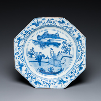 A Chinese blue and white octagonal dish, Transitional period