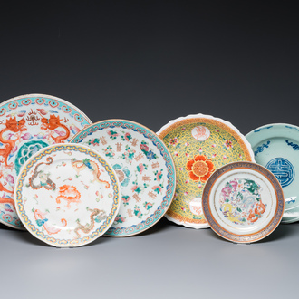 Five various Chinese dishes and a plate, 19/20th C.