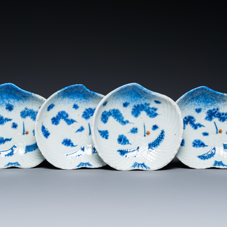 Four Japanese blue and white peach-shaped 'crane' dishes standing on three feet, Edo, 18/19th C.