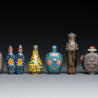 Six tabatières en argent et émaux cloisonnés, Chine, 19/20ème