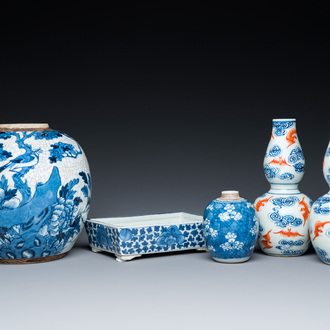 A varied collection of Chinese porcelain, Kangxi and later