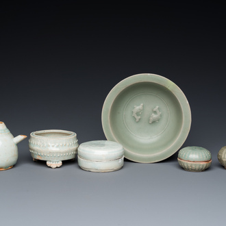 Six pièces en porcelaine de Chine en céladon et qingbai, Song et postérieur