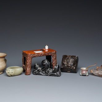 Seven Chinese scholar's objects in porcelain and hardstone, 19/20th C.