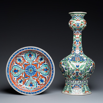 Un grand vase et un plat de style Iznik, Boch Frères Kéramis et Nimy, 1ère moitié du 20ème