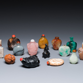 15 Chinese hardstone, glass and walnut snuff bottles, 19/20th C.
