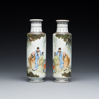 Paire de vases de forme rouleau en porcelaine de Chine famille rose, signés Xiong Xiaofeng 熊曉峰, datés 1947