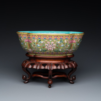 A Chinese famille rose olive-green-ground bowl, Daoguang mark and of the period