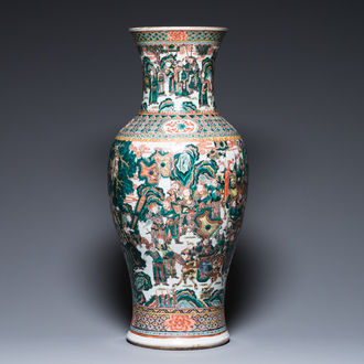 A large Chinese famille verte vase with a war scene, 19th C.