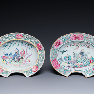 Deux plats à barbe de forme ovale en porcelaine de Chine famille rose, Yongzheng