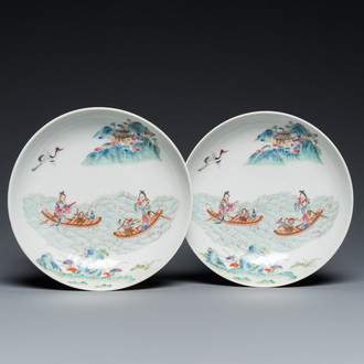 A pair of Chinese famille rose 'immortals' plates, Shen De Tang 慎德堂製 mark, 19th C.