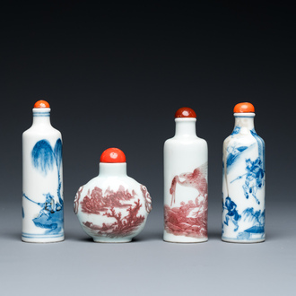 Quatre tabatières en porcelaine de Chine en bleu, blanc et rouge de cuivre, 19/20ème