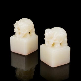 Two Chinese white jade 'elephant' seals of Wen Yuan Ge Bao 文渊阁寳 and Wen Hua Dian Bao 文華殿寶, Qing