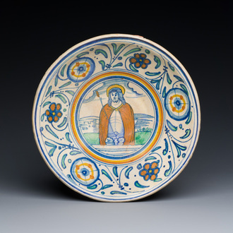 Rare plat en majolique d'Anvers polychrome figurant le Christ comme Homme de douleurs, ca. 1540-1550