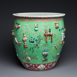 A Chinese famille rose green sgraffito-ground 'antiquities' fish bowl, 19th C.