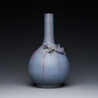 A Chinese flambé-glazed bottle vase, 18/19th C.