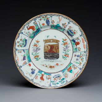 Petit plat en porcelaine de Chine famille verte aux armes de la Zélande surdécoré aux Pays-Bas, Kangxi/Yongzheng