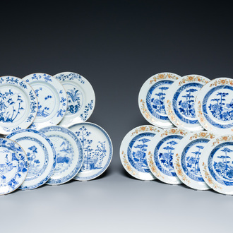 14 Chinese blauw-witte en verte-Imari borden, Kangxi/Qianlong