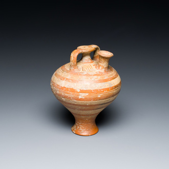 Vase à étrier mycénien en terre cuite, Chypre, 14/13ème siècle av. J.-C.