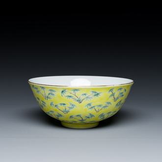 A Chinese yellow-ground famille verte 'bamboo' bowl, Tongzhi mark, 19/20th C.