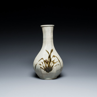 A Korean bottle vase with floral design, Joseon dynasty, 16th C.