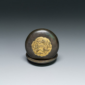 A Chinese parcel-gilt bronze seal paste box and cover, 17th C.