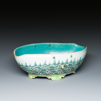 A Chinese famille verte 'waves' bowl, Daoguang seal mark, 19th C.