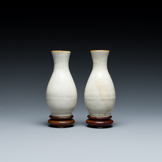 A pair of Chinese crackle-glazed bottle vases, 19th C.