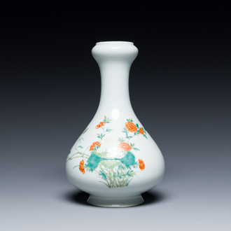 A Chinese famille verte 'suantouping' vase, Qianlong mark, Republic
