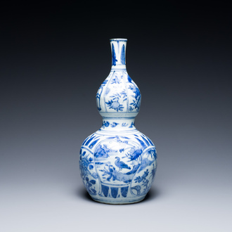 A Chinese blue and white kraak porcelain double gourd vase, Wanli