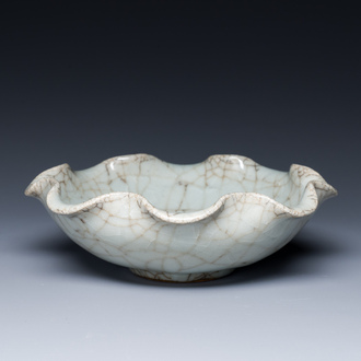 A Chinese ge-type crackle-glazed flower-shaped bowl, Qing