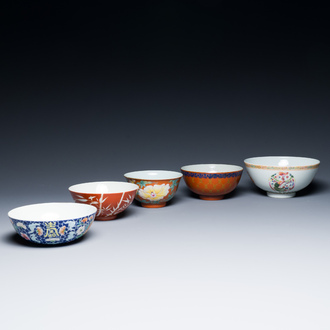 Five various Chinese famille rose and coral-red bowls, 19/20th C.