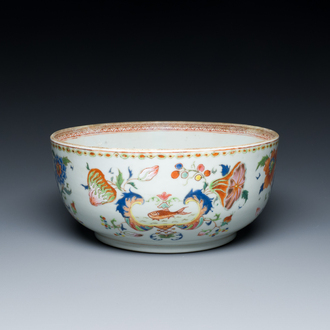 A Chinese famille rose 'Pompadour' bowl, Qianlong, ca. 1745