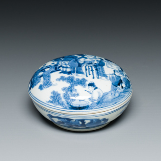 Een Chinese blauw-witte dekseldoos, Qianlong merk, 19e eeuw