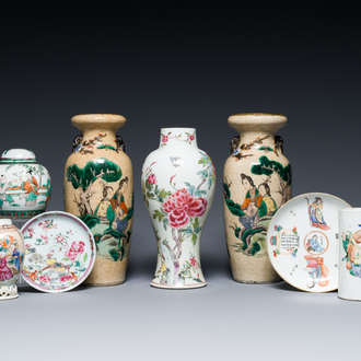 Een diverse collectie Chinees famille rose en famille verte porselein, Yongzheng en later