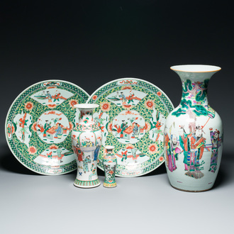 A pair of Chinese famille verte dishes and three famille rose and verte vases, 19/20th C.