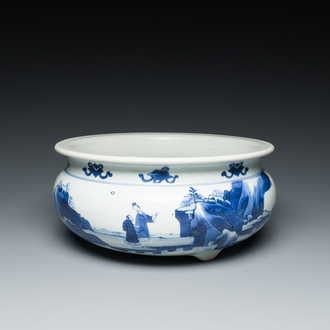 Een Chinese blauw-witte driepotige wierookbrander met figuren in een berglandschap, Kangxi