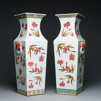 A pair of square Chinese famille rose vases with floral design, 19th C.