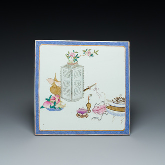 A square Chinese famille rose 'antiquities' plaque, 19th C.