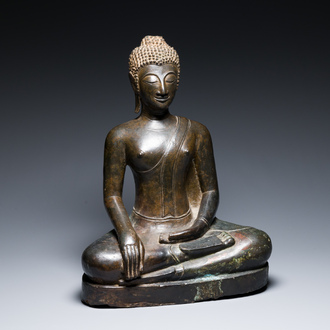 Grand Bouddha en bronze dans le style Sukhotai du Nord, Thaïlande, 17ème