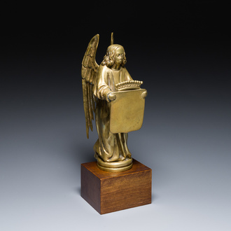 Sculpture en laiton représentant un ange ailé avec un bouclier, Flandre, 19ème