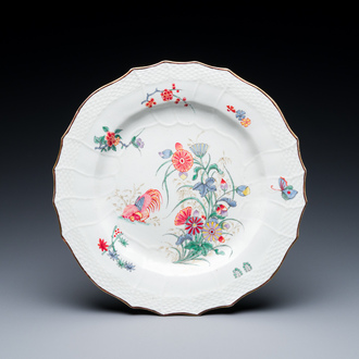 Een porseleinen Kakiemon-stijl bord, Chantilly, Frankrijk, 18e eeuw